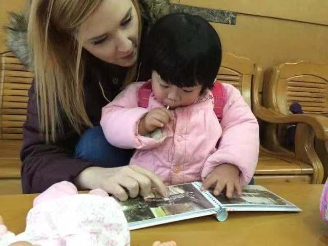 被母亲抛弃的唐氏宝宝,国外唐氏儿长大