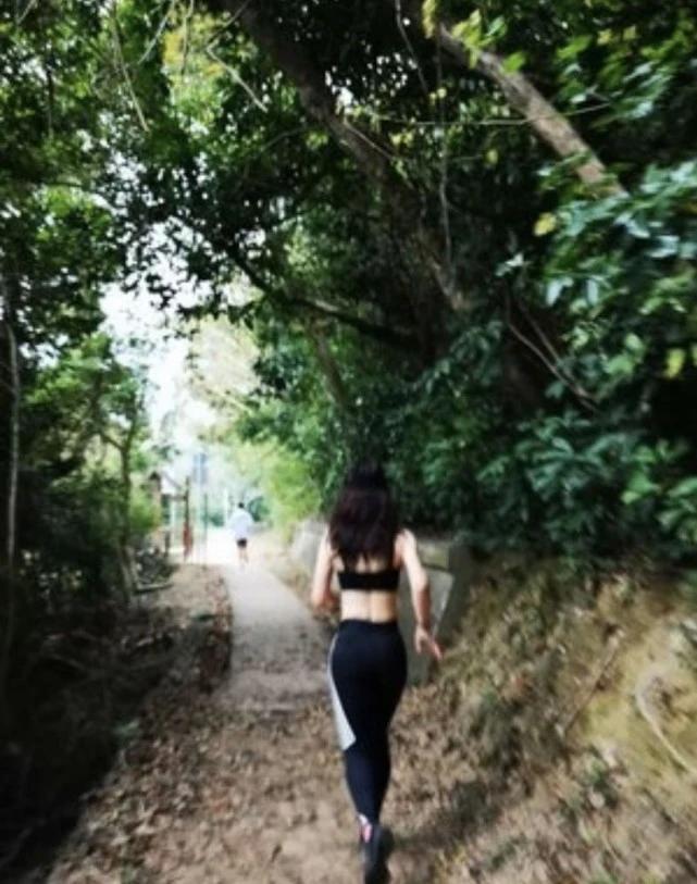 41岁吕丽君图片,吕丽君年轻图片大全