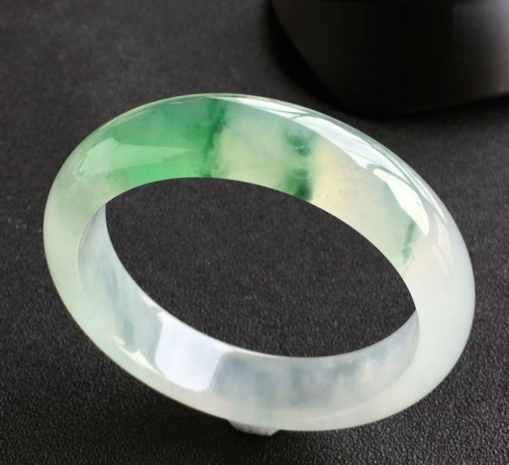 翡翠手镯毛坯挑选技巧,紫罗兰翡翠手镯挑选技巧