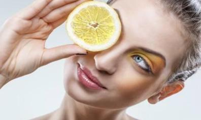 年纪轻轻开始长斑赶快预防起来,25岁手上长斑是什么原因