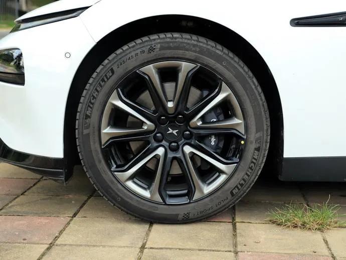 b级轿车哪款隔音做得最好,豪华品牌b级车隔音测评对比