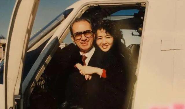 赌王何鸿燊和四位太太视频,赌王何鸿燊四位夫人及17位子女