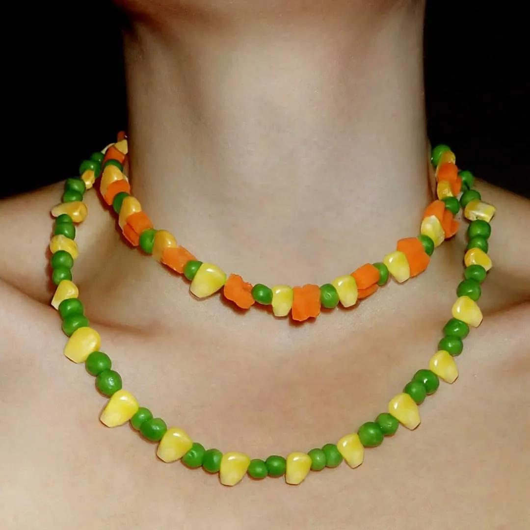 她用菜叶、香蕉做成艺术品,把“人体”艺术玩到极致,圈粉57万