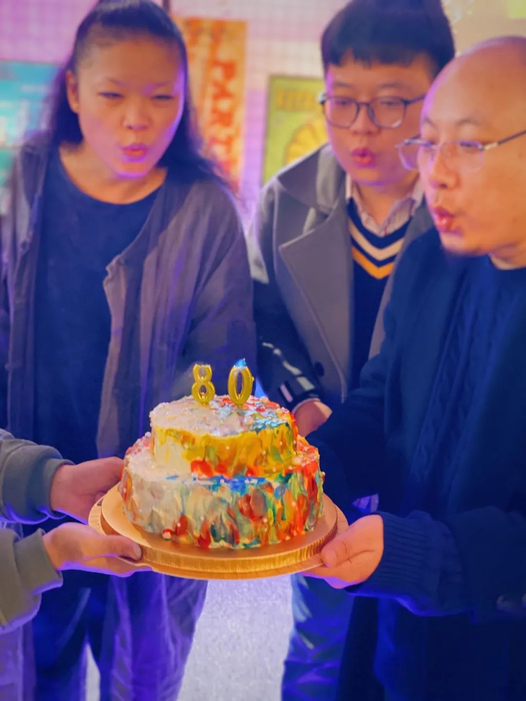 庆川美80周年！美酒、蛋糕，咖啡桌前的艺术聚会