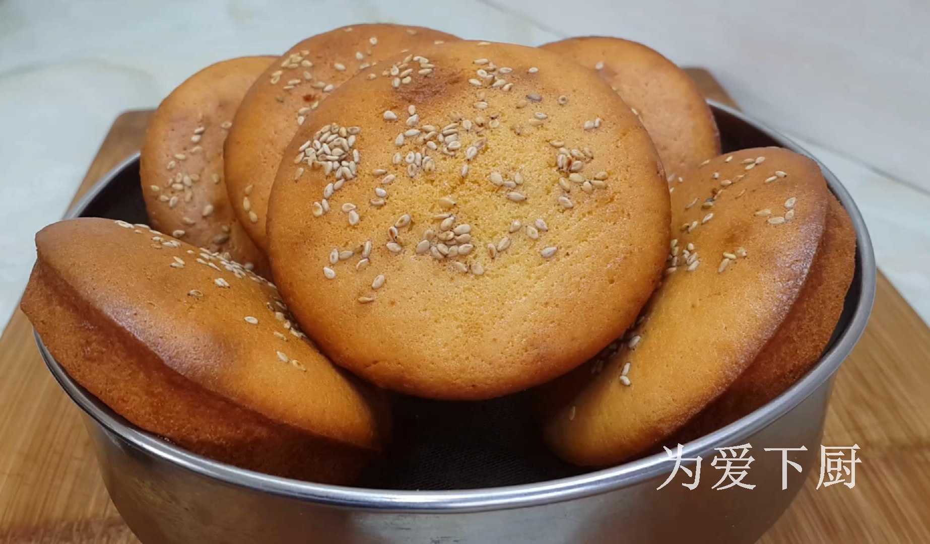 只用牛奶和鸡蛋做蛋糕不用打蛋器,鸡蛋做蛋糕简单不用烤箱