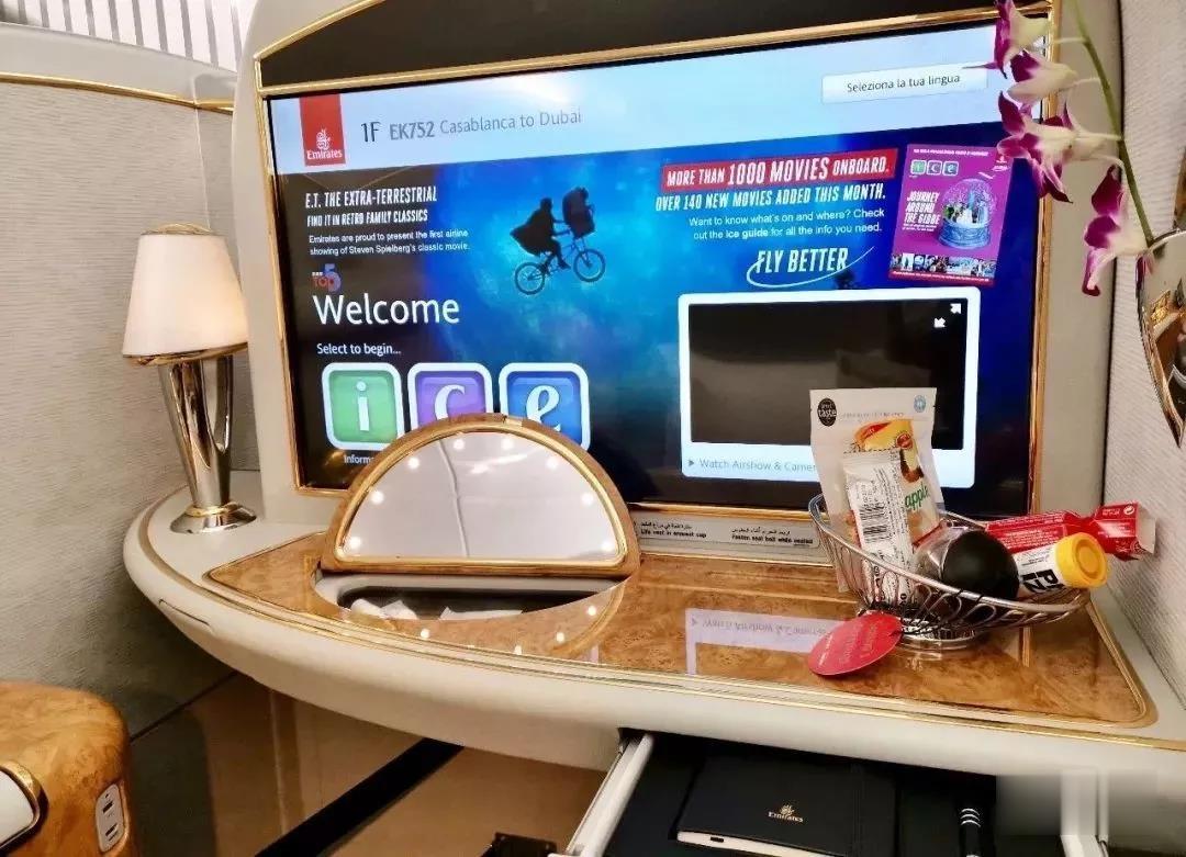 外航空姐制服大比拼 (外航制服赏析视频)