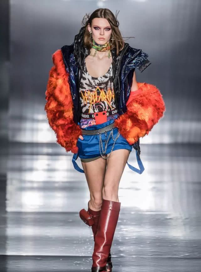 把裤子穿在肚脐上面会怎么样,把裤子扎进腰里的穿搭