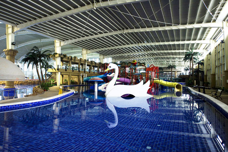 好似北京闹市中的瑶池仙境，使紧张的神经放松，运河苑温泉水世界