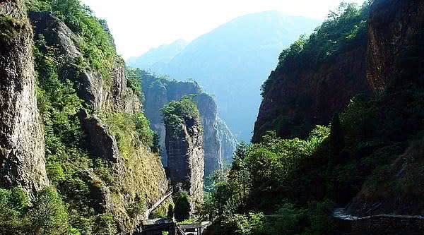 浙江有哪些有瀑布的旅游景点,浙江旅游景点推荐瀑布