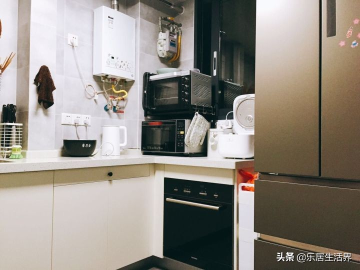 燃气热水器和电热水器哪个更实用,燃气热水器与电热水器哪个好用