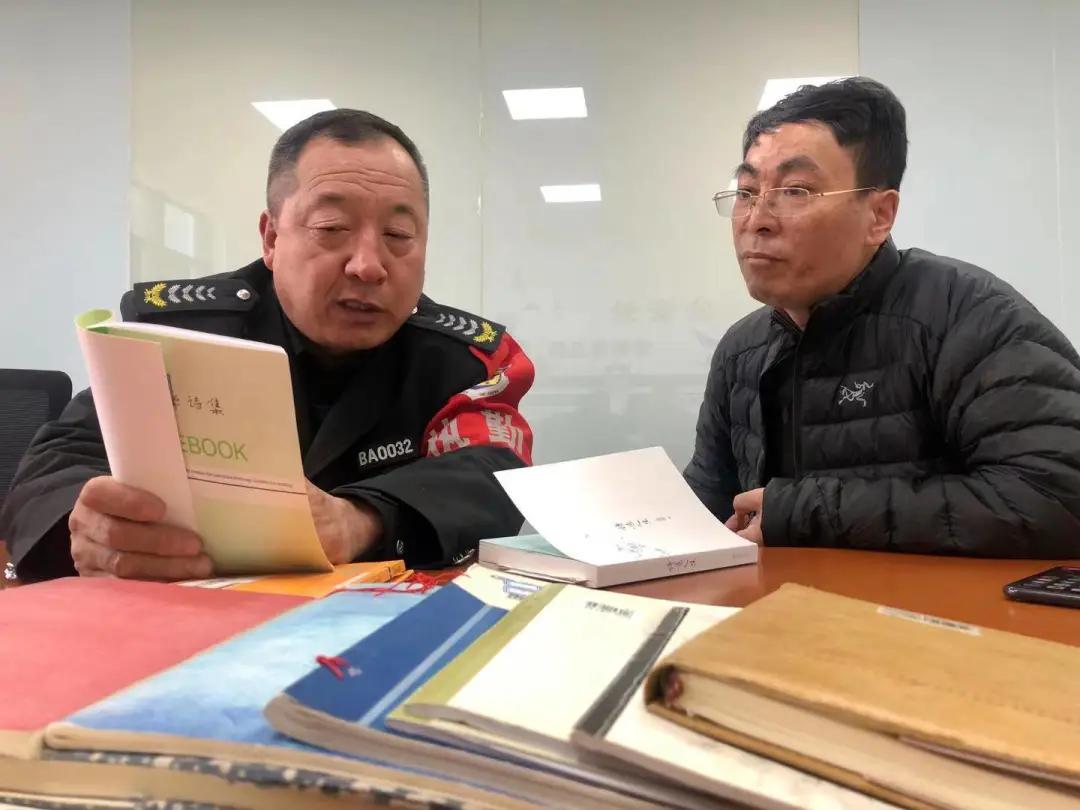 东北大学“保安诗人”火了，30年创作2000首诗！