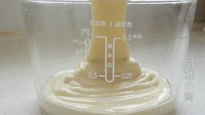 早餐蛋糕如何做才松软好吃,如何用电饭煲制作松软香甜蛋糕