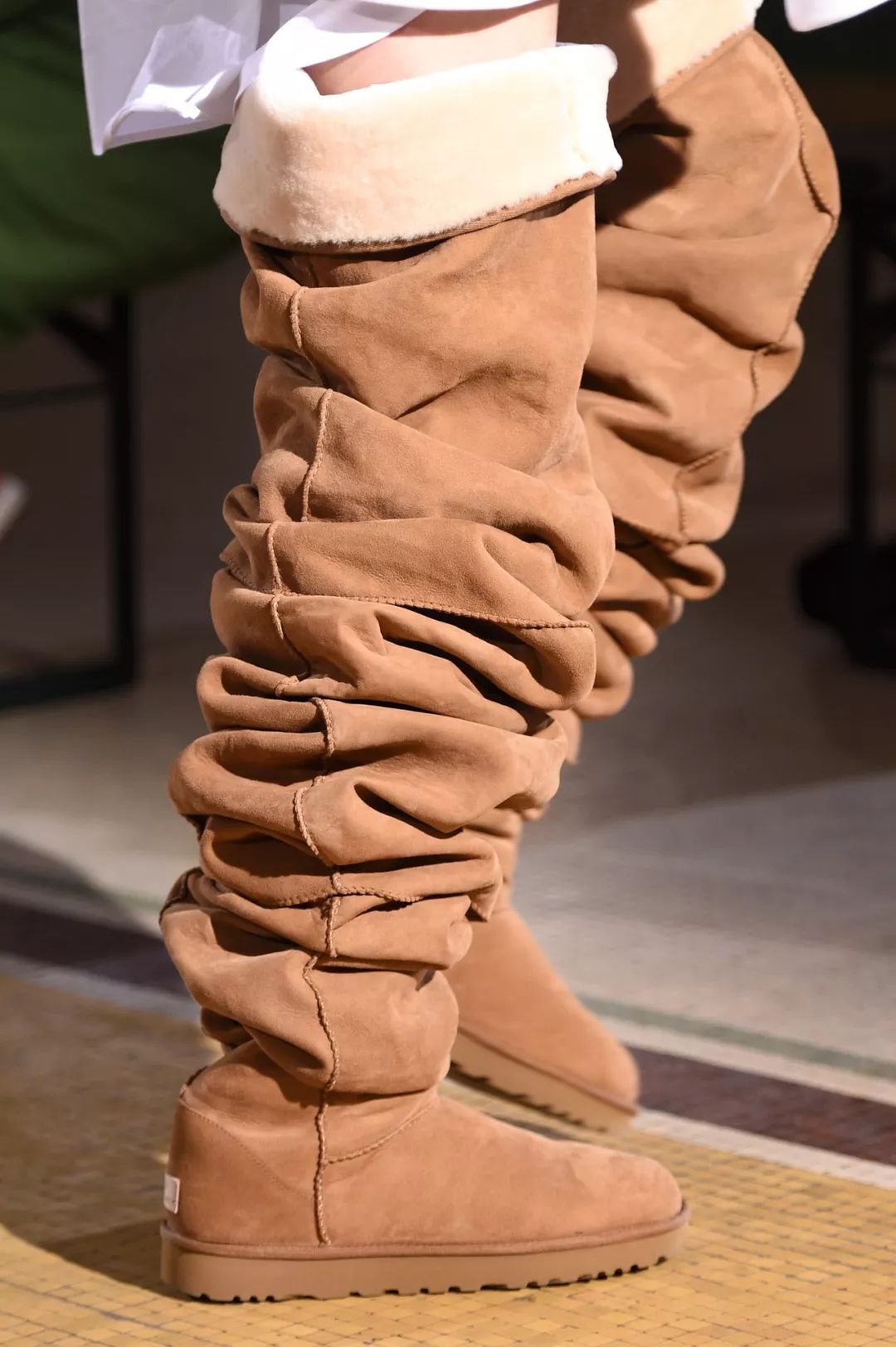 ugg雪地靴就这么穿,ugg红色鞋带雪地靴