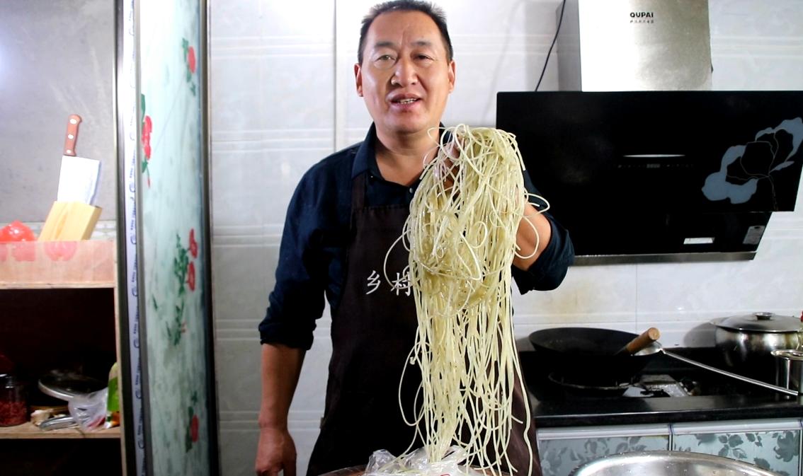 想吃酸辣粉不用点外卖,想吃酸辣粉家里没有调料