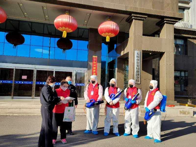 山西省大爱慈善基金会大爱护航，展现新时代的雷锋精神。