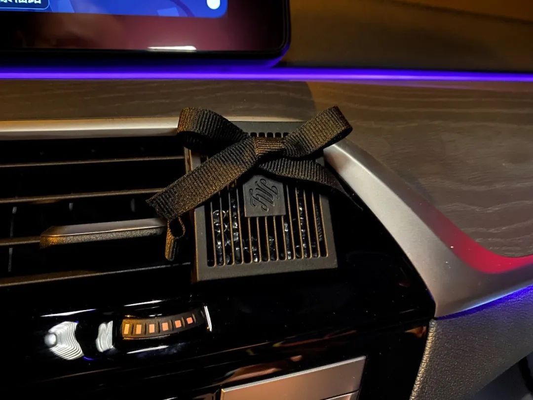 宝马原厂全天候脚垫用久了发白吗,宝马原厂全天候脚垫5系