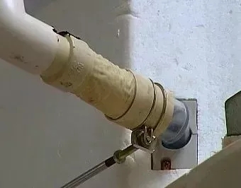 中央空调冷却塔水盆漏水怎样修复,大金中央空调室内机漏水解决方法