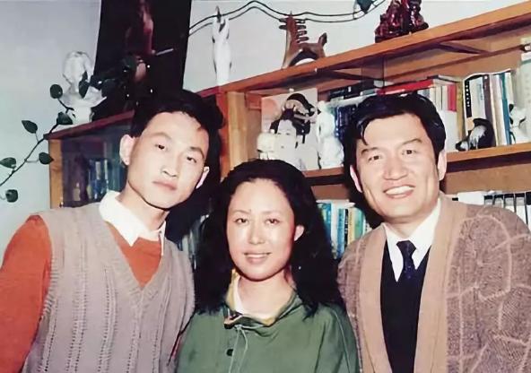 袁立为什么说斯琴高娃打羊胎素,斯琴高娃和袁立采访事件