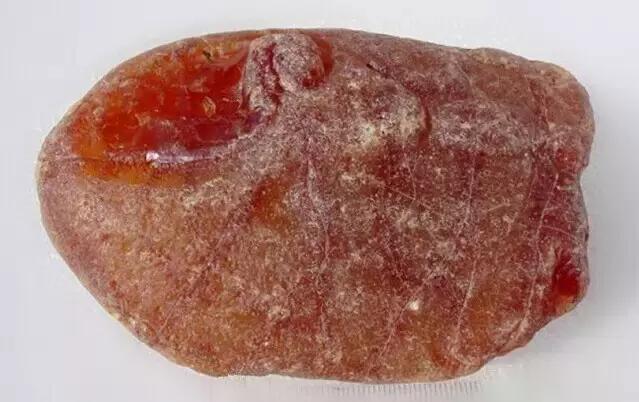 见惯了宝玉石，它的原石长啥样？有些毫不起眼，捡到千万别丢……