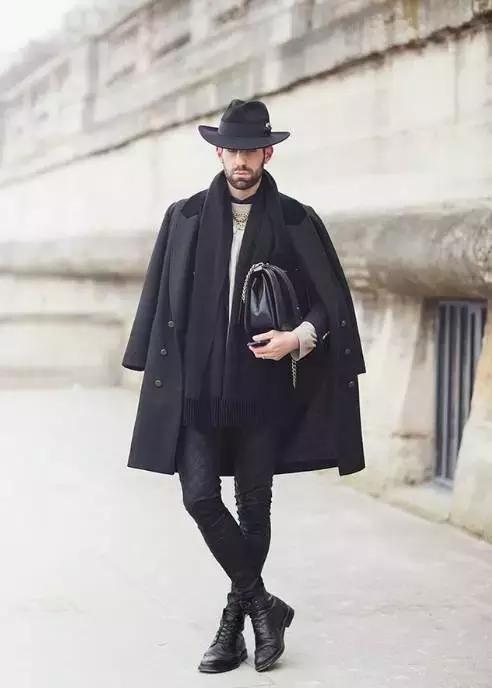 男士包搭配什么衣服好看,男士包包和服装搭配