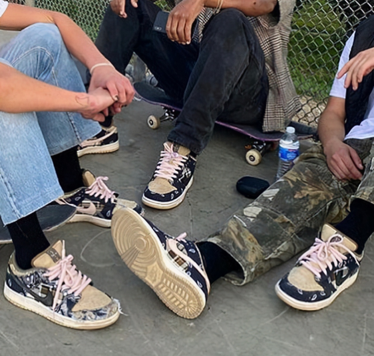 lv鞋贵还是aj贵,lv和aj哪个值得买