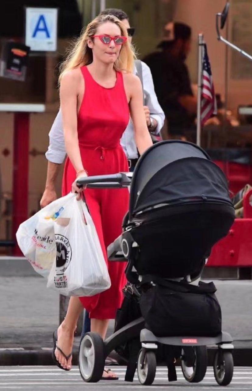 两年前买的明星同款过时了,那些年买过的明星同款