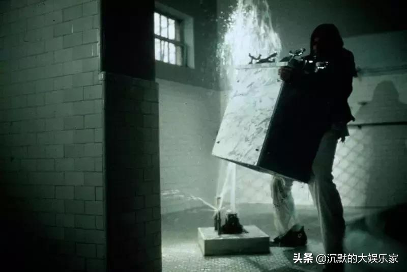 荒诞的黑色幽默全集,推荐10部国产经典黑色幽默电影