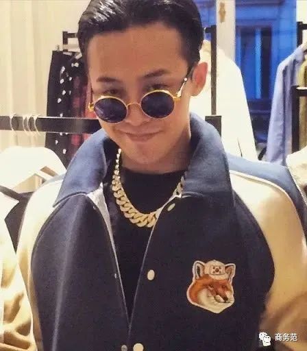 权志龙和jennie约会穿什么鞋,权志龙与jennie的穿搭