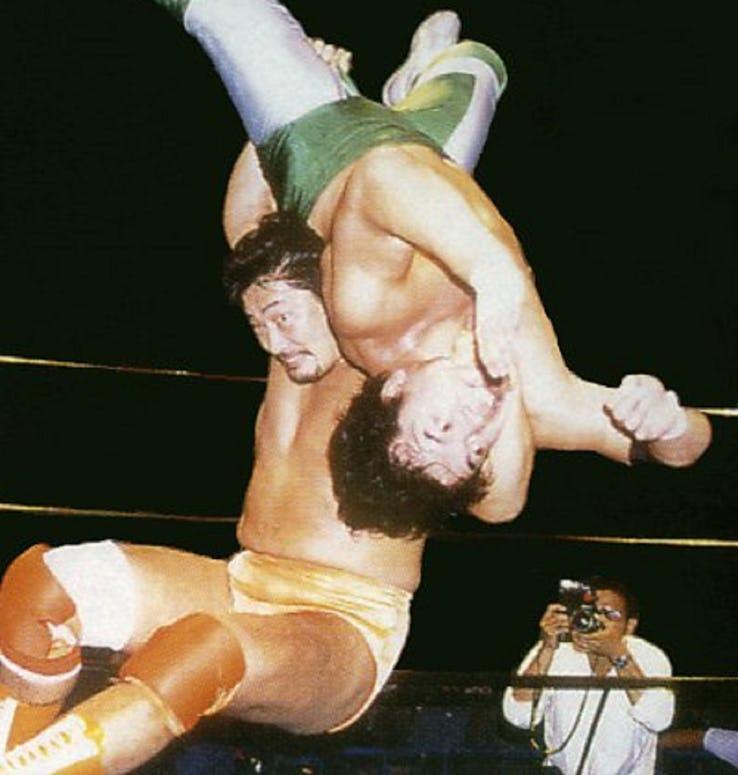 摔角最致命大招必杀技,摔角的各种招式能造成实质伤害吗