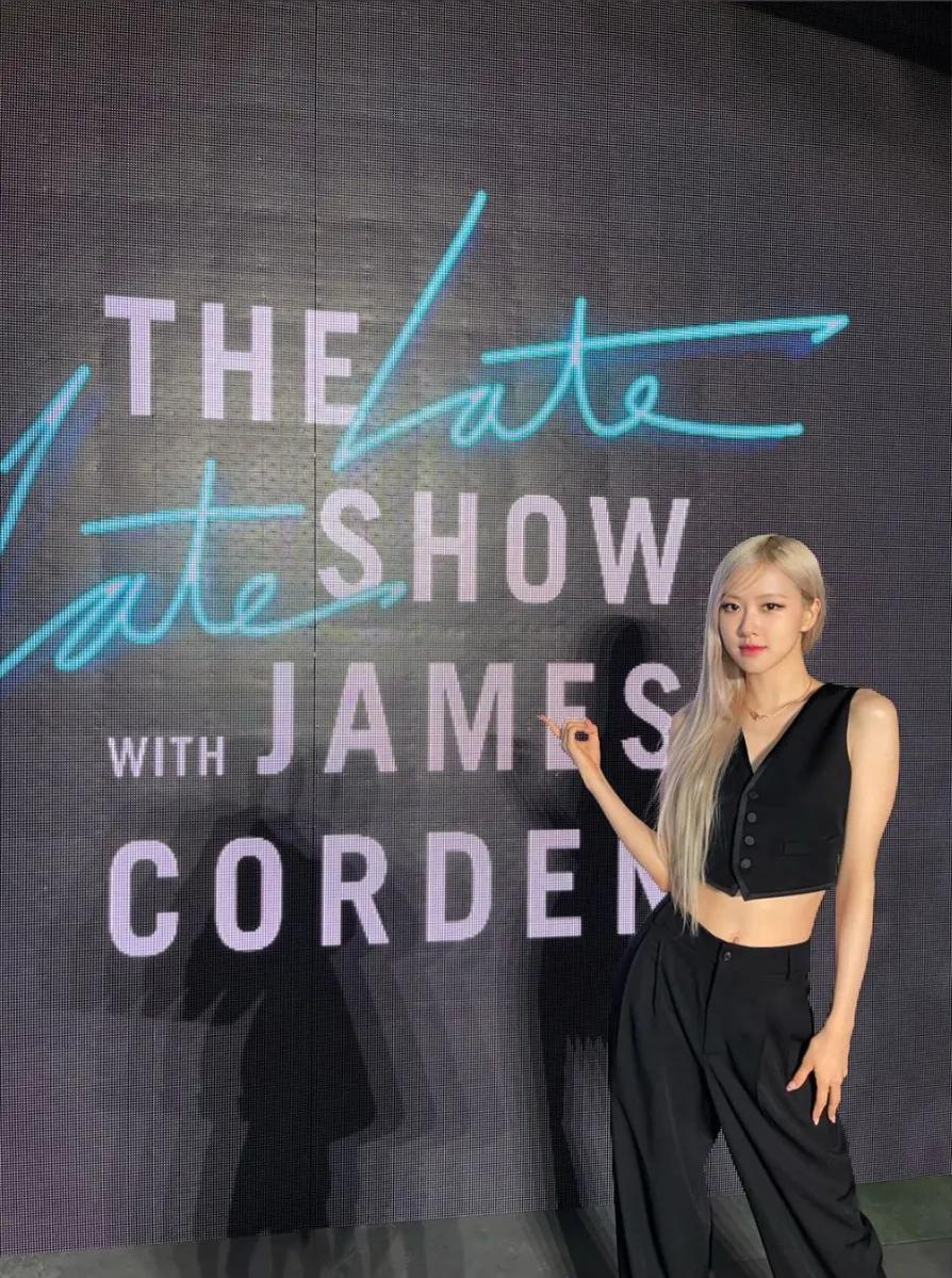 Jennie的马甲原来是学Kate Moss啊