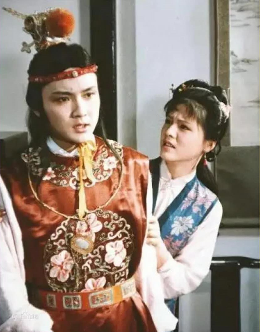 贾宝玉衣着打扮特征,贾宝玉房间陈设