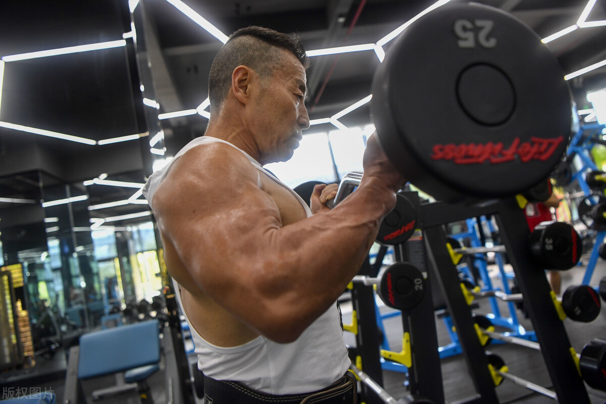 增肌粉健康喝法,健身新手吃什么增肌粉好