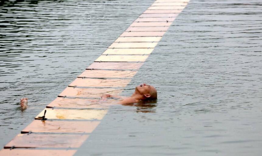 少林寺轻功水上漂大揭秘,少林武僧轻功飞檐走壁视频