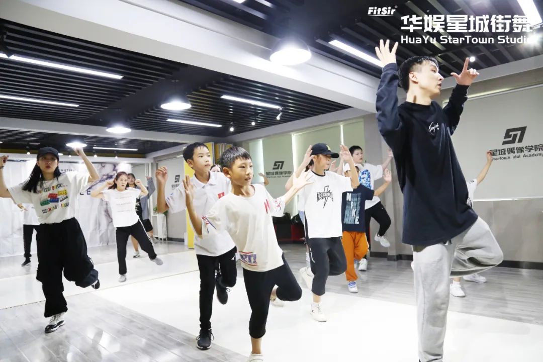 dancer跳街舞,怎么领取跳舞动作