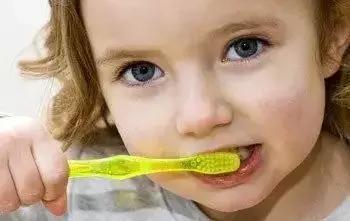 你们听说过奶瓶龋吗,如何正确防止奶瓶龋齿