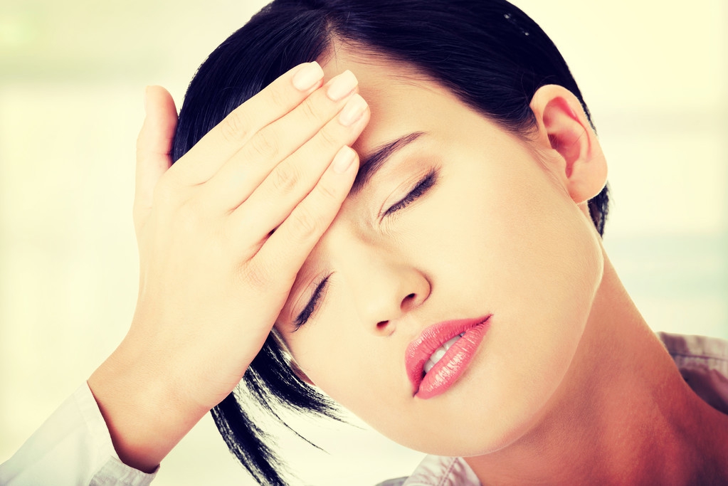 问女生头疼了怎么高情商回复,女生回然后呢怎么回复显得情商高