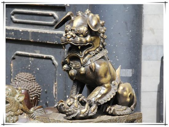 北京城中不是景点，却中外游客如云的地方—潘家园