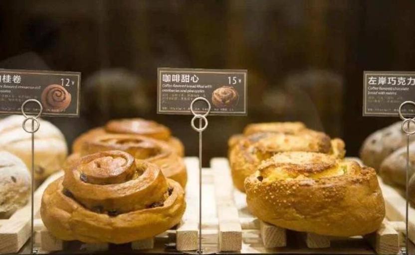 面包店卖过期面包怎么处理,为什么面包店的面包过期要扔掉