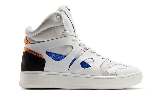 亚历山大麦昆小白鞋为什么很硬,亚历山大麦昆小白鞋亮晶晶