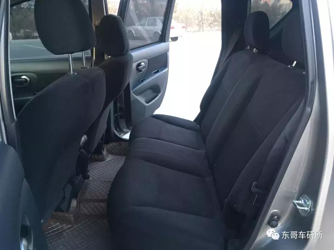 尼桑骊威满载拉货,日产骊威二手车拉人拉货两不误