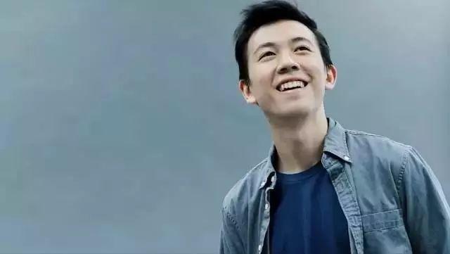 8岁滑冰夺冠视频,17岁短道速滑夺冠