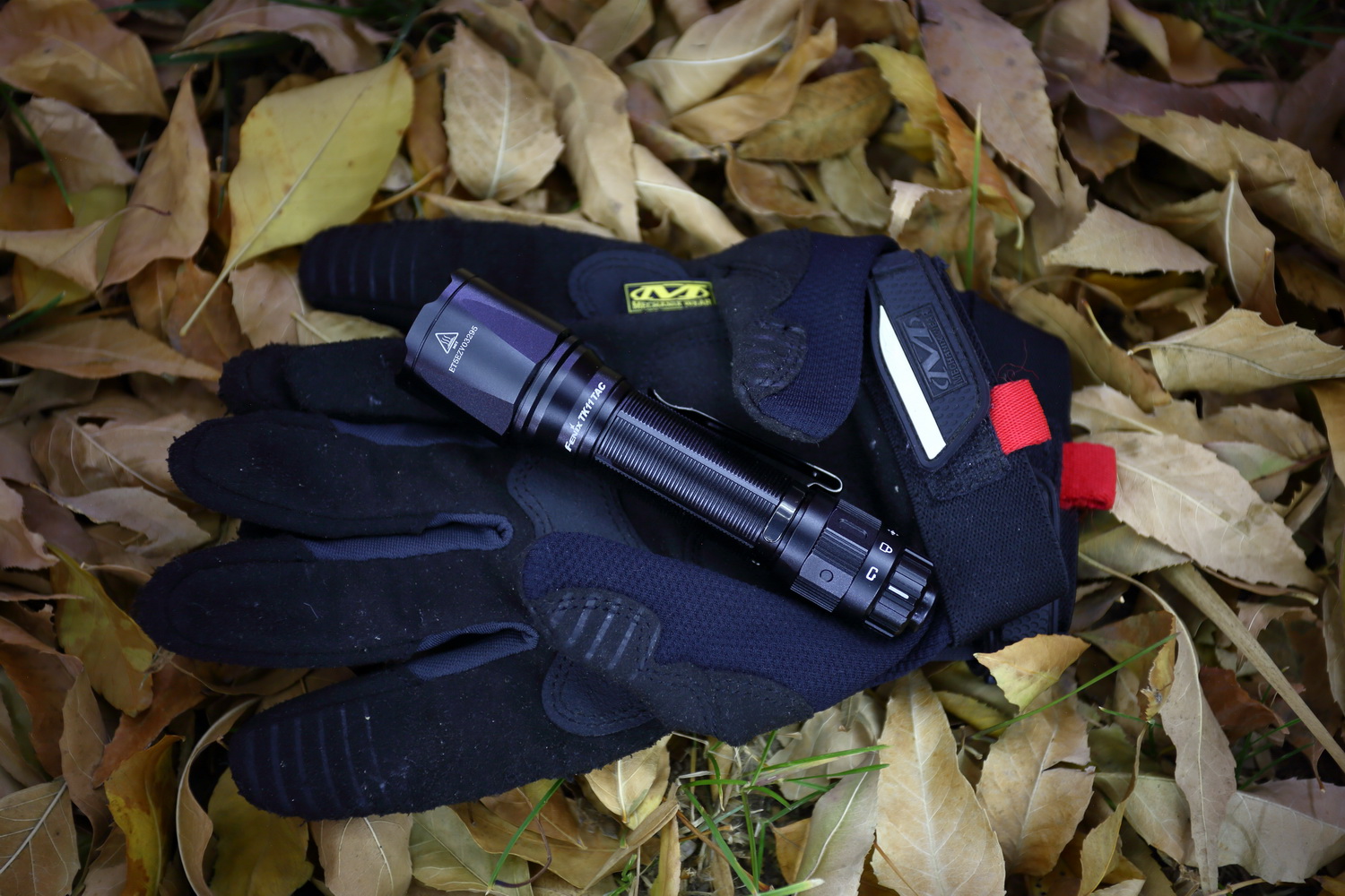 回归操作本质FENIXTK11TAC机械双模式战术电筒评测