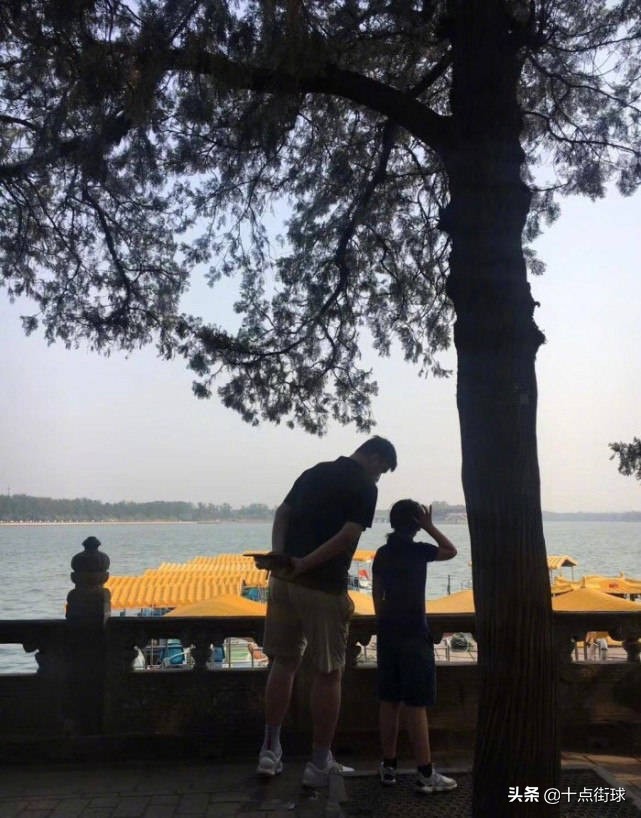 姚明和姚蕾身高多高,姚明的女儿姚沁蕾10岁会打篮球么