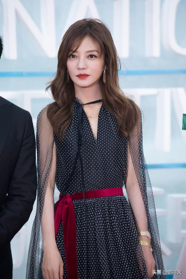 赵薇齐肩发型图片大全,赵薇发型图片最新编发