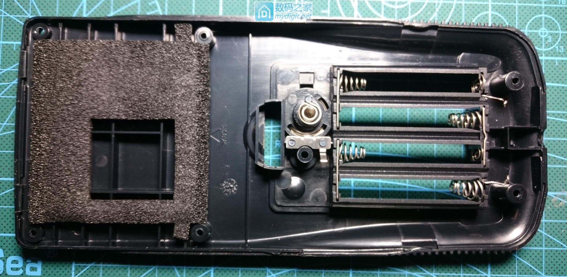 技术大佬秀操作！德州仪器TI-89图形计算器拆机维修及CPU超频