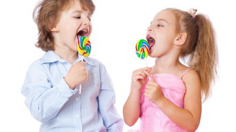 小孩爱吃零食不吃饭怎么解决,孩子爱吃零食不哭闹怎么办