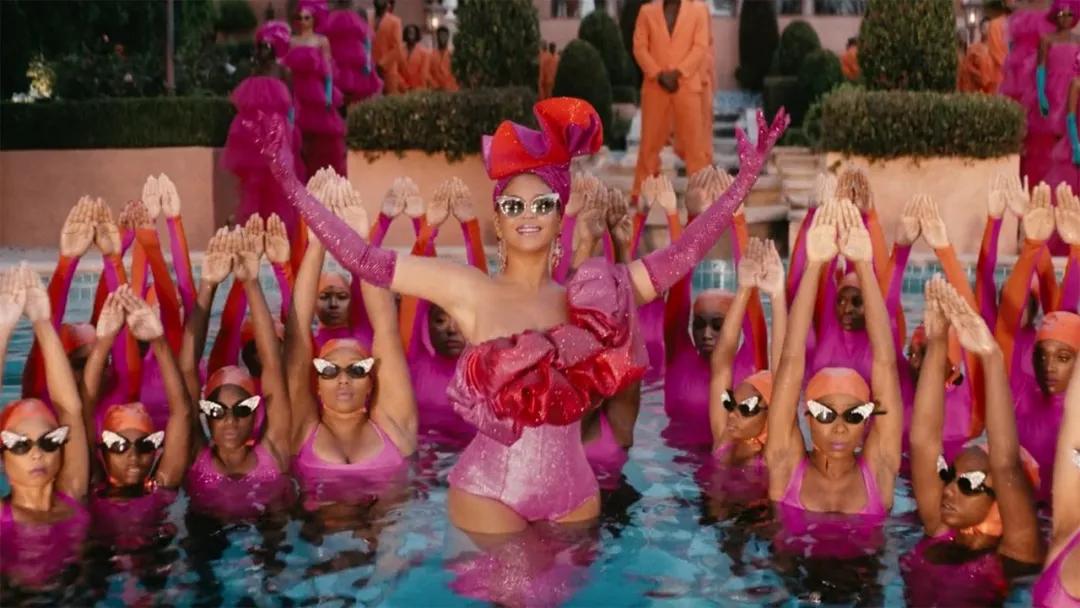 包下所有的豪车劳斯莱斯,包下整个奢侈品