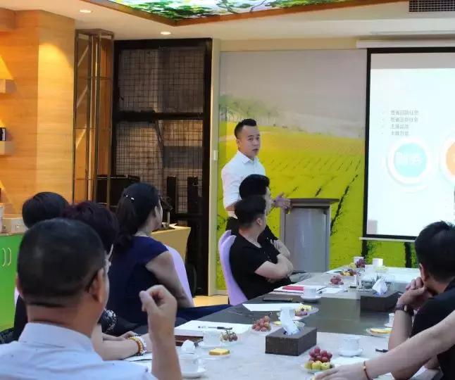 鑱氭ⅵ鍓嶈鑺傜洰,鑱氭ⅵ鍓嶈