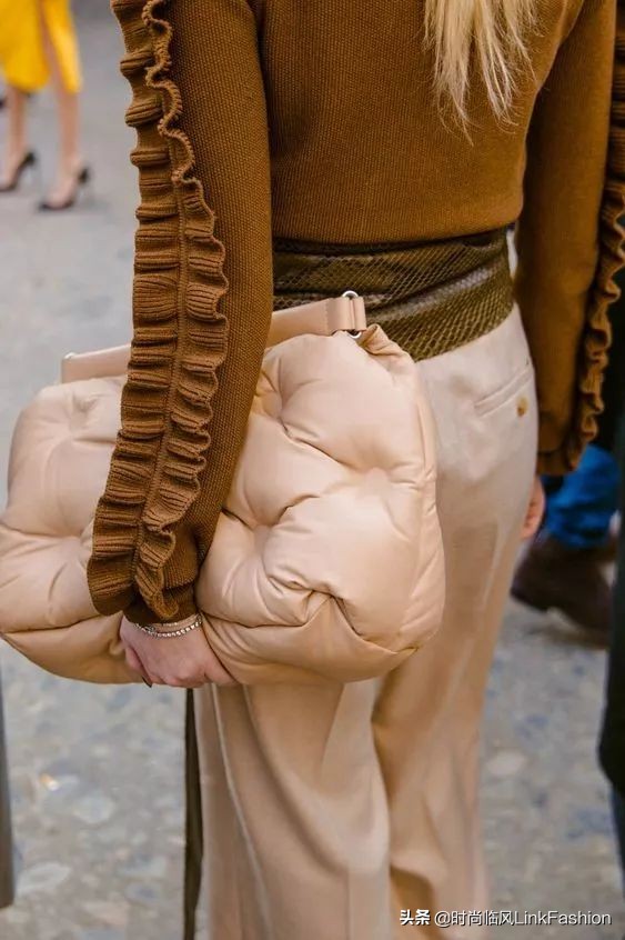 今年流行大包 (今年女士流行格子大包)