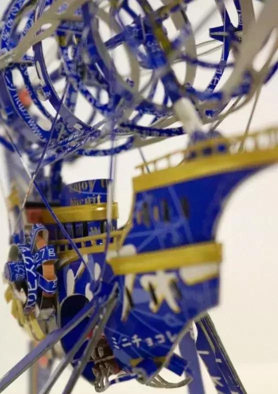 日本小哥自称“空箱职人”，靠着废纸盒办展览